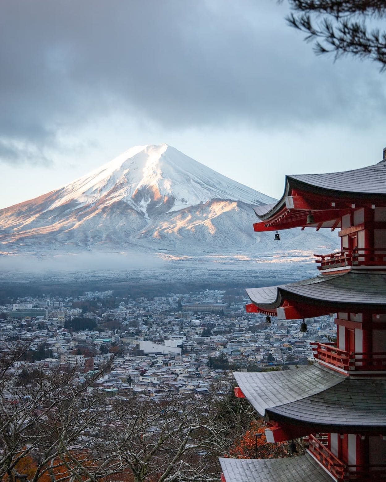 Fujinomiya, Shizuoka, Japan by Tomáš Malík